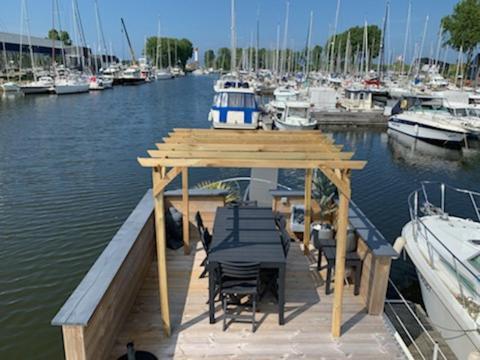 Magnifique Bateau Maison Hotel Ouistreham Eksteriør billede
